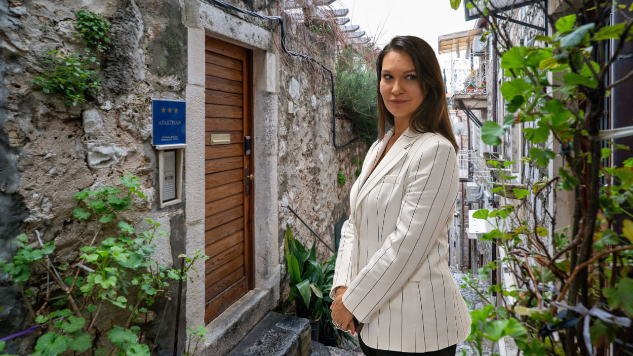 JOŠ OD 2009. ANITA BONAČIĆ OBRADOVIĆ OPUNOMOĆENICA JE ZA POSLOVE S APARTMANOM U PALMOTIĆEVOJ 24