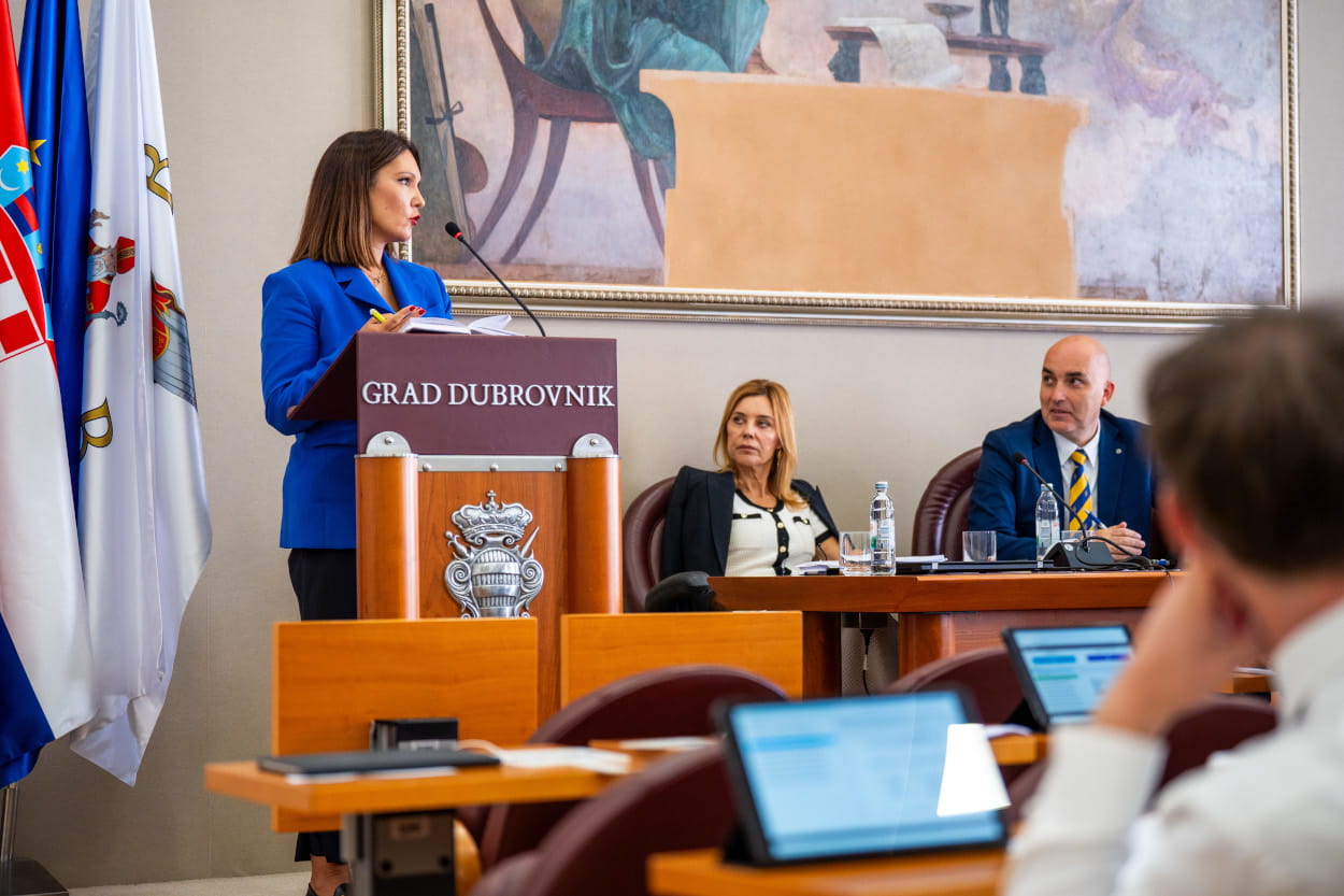 NEKAD JE BOLJE IZNIJETI TROSJED NEGO MIŠLJENJE