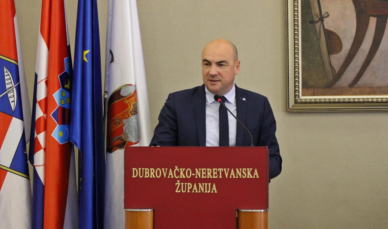 ŽUPAN PEZO UPUTIO ČESTITKU UZ PESAH