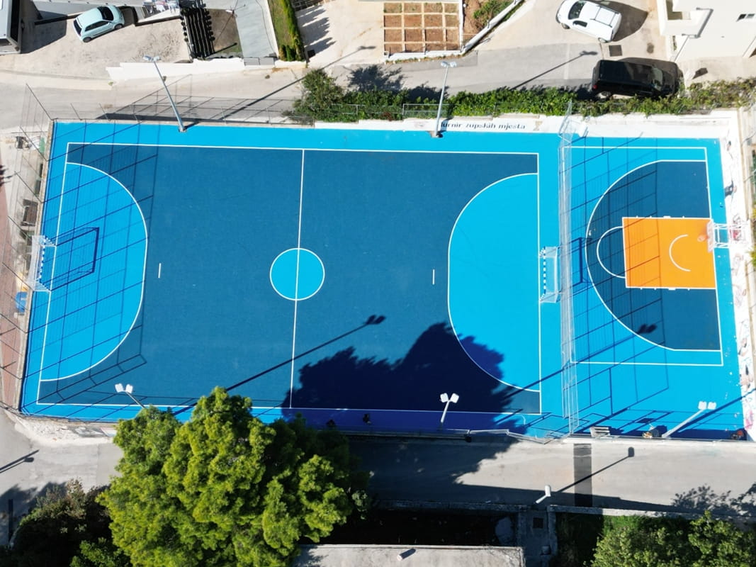 PRI KRAJU RADOVI NA OBNOVI IGRALIŠTA U ČIBAČI