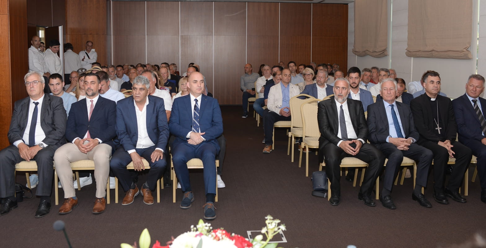 BROJNI GOSTI DOŠLI SU ČESTITATI DAN OPĆINE DUBROVAČKO PRIMORJE