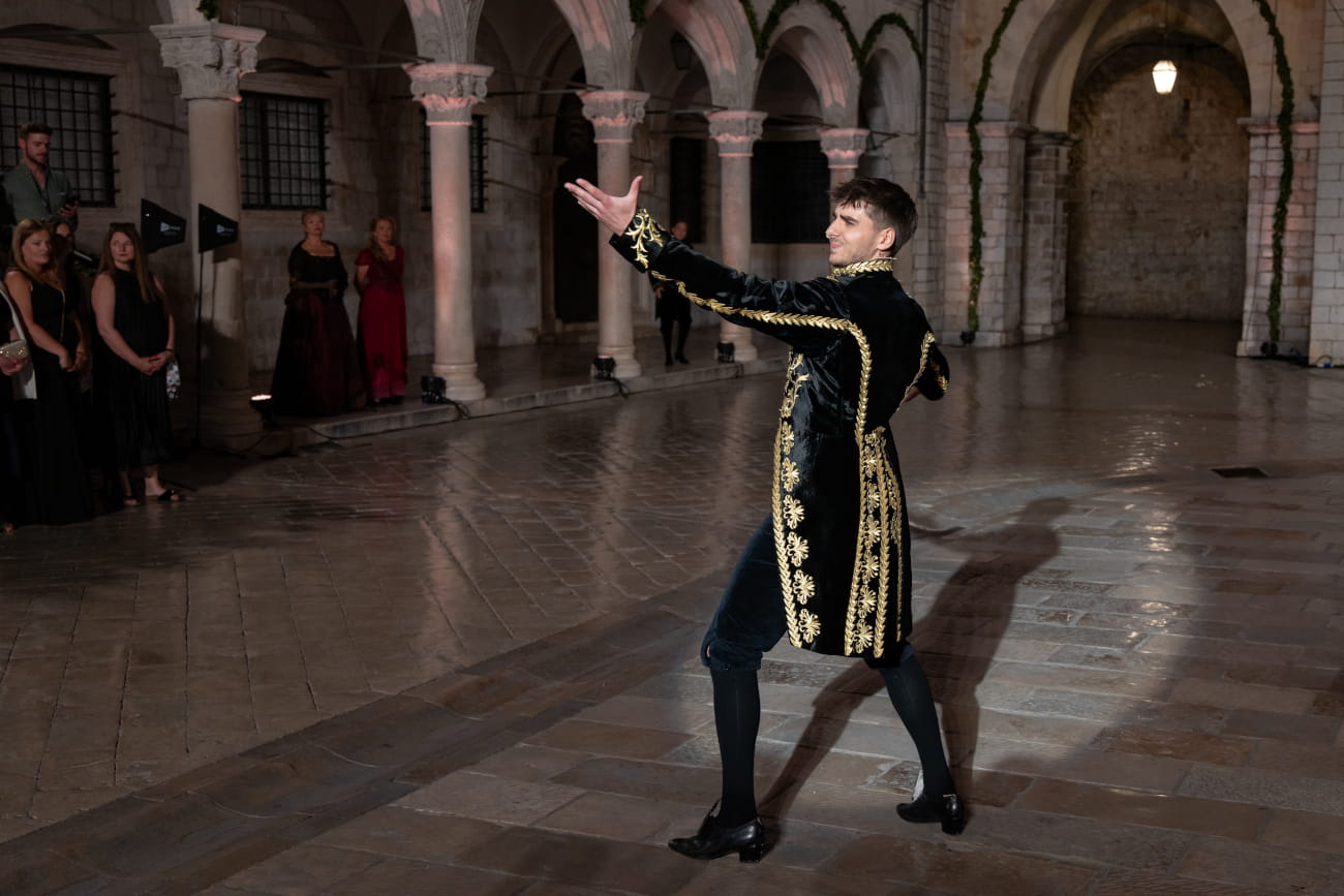 MATTEO IVAN RAŠIĆ NASTUPA NA OPERA GALA KONCERTU UMJESTO TOMISLAVA JUKIĆA
