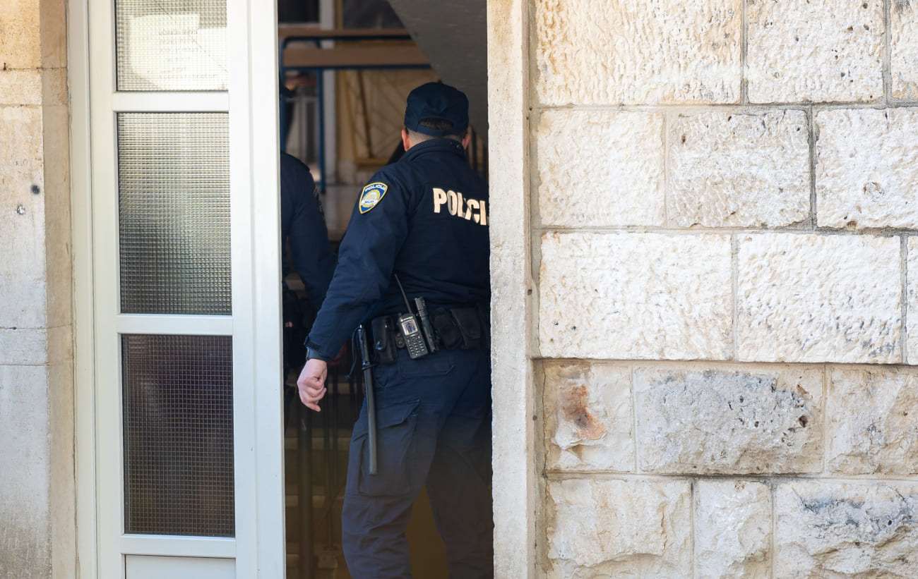 18 ŠKOLA U DUBROVAČKO – NERETVANSKOJ ŽUPANIJI ZAPRIMILO LAŽNE DOJAVE O BOMBAMA