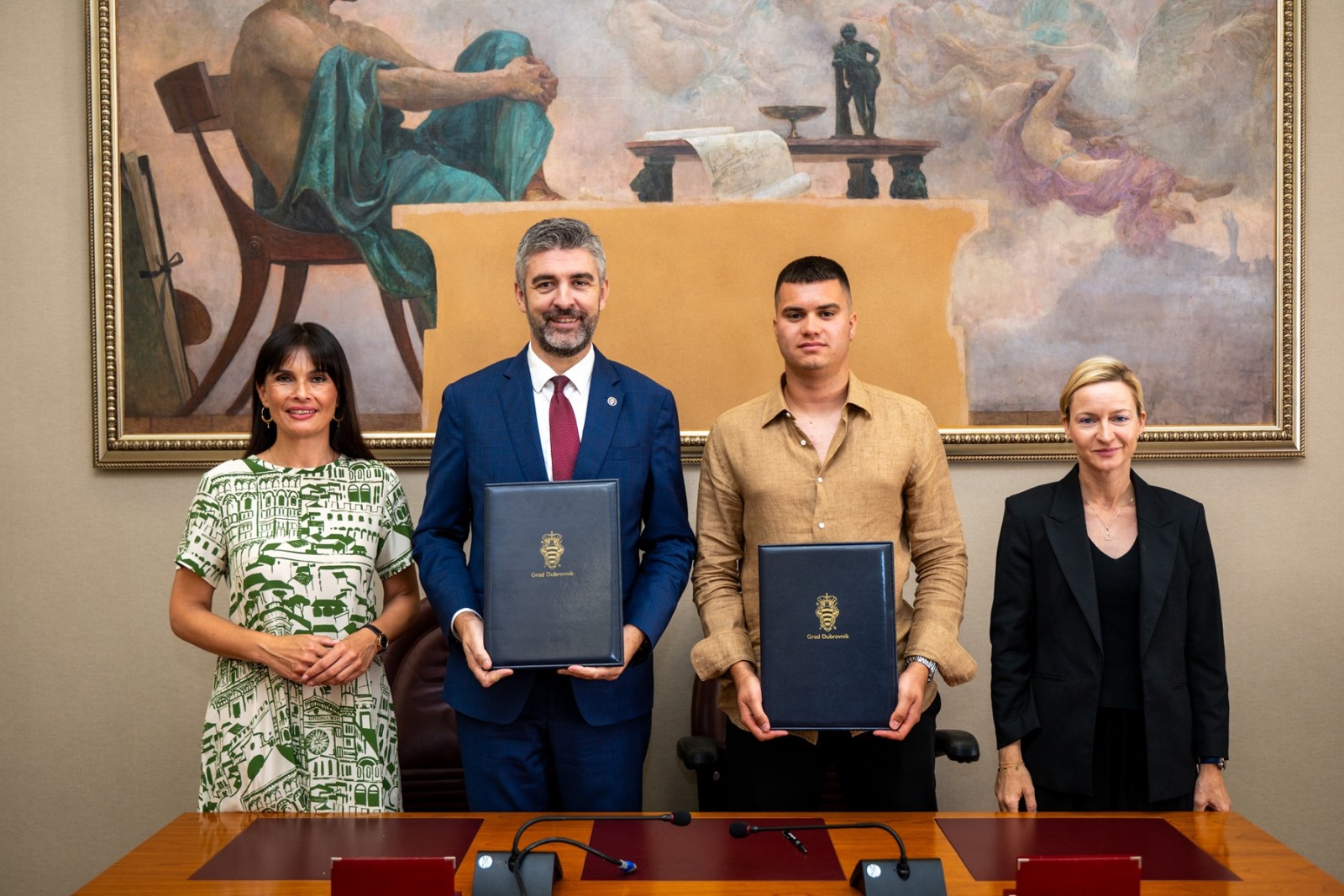 POTPISAN UGOVOR, STIŽE DRVORED U ULICU IVA VOJNOVIĆA