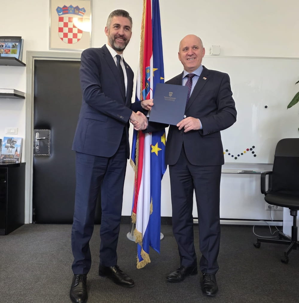 frankovic bacic ugovor nekretnine 060326