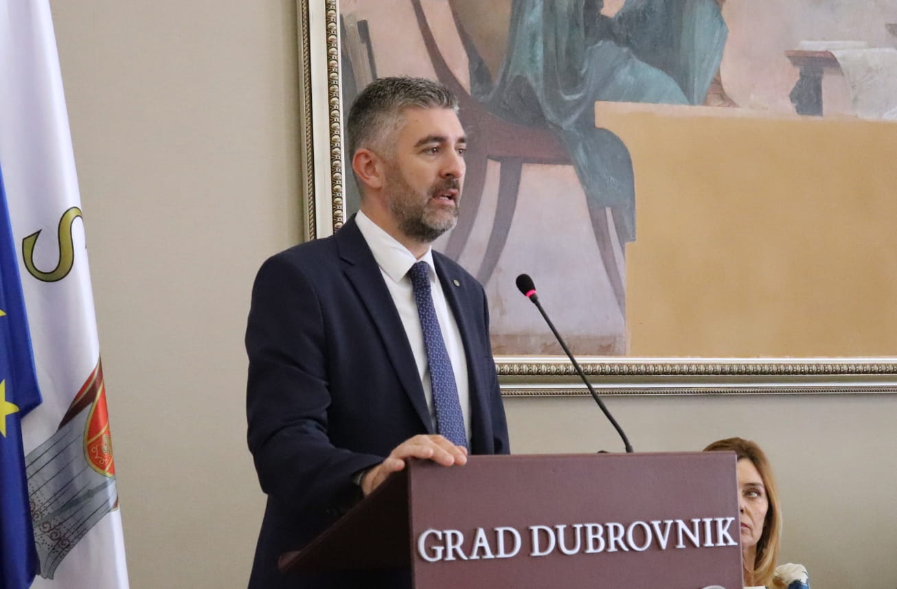 GRADONAČELNIK FRANKOVIĆ: NE ZANIMA ME ČIJE JE ZEMLJIŠTE POSTALO ZELENO AKO JE TO U INTERESU GRADA
