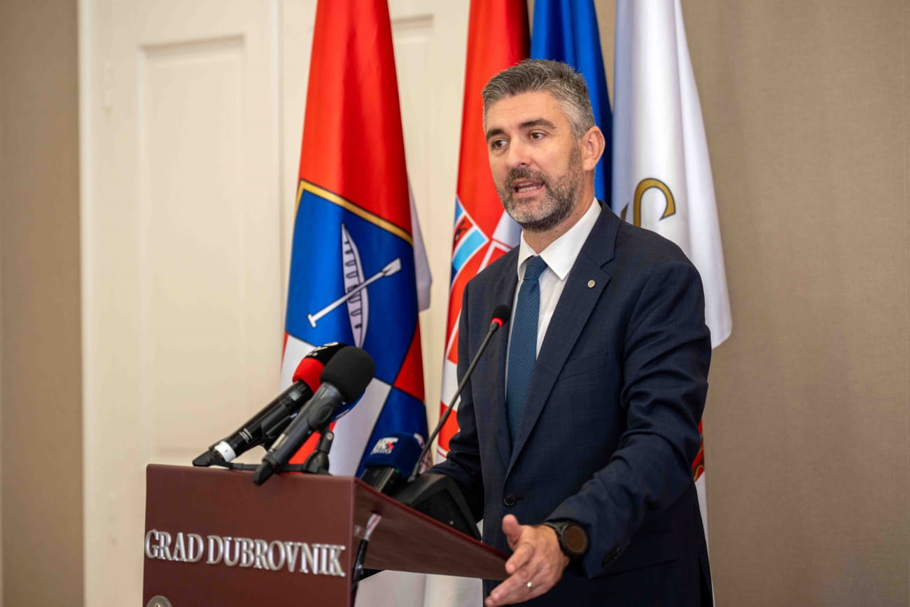 FRANKOVIĆ: SINIŠA HAJDAŠ DONČIĆ PITA ZA DUŠU, PODSJETIMO GA NA VLASTITU