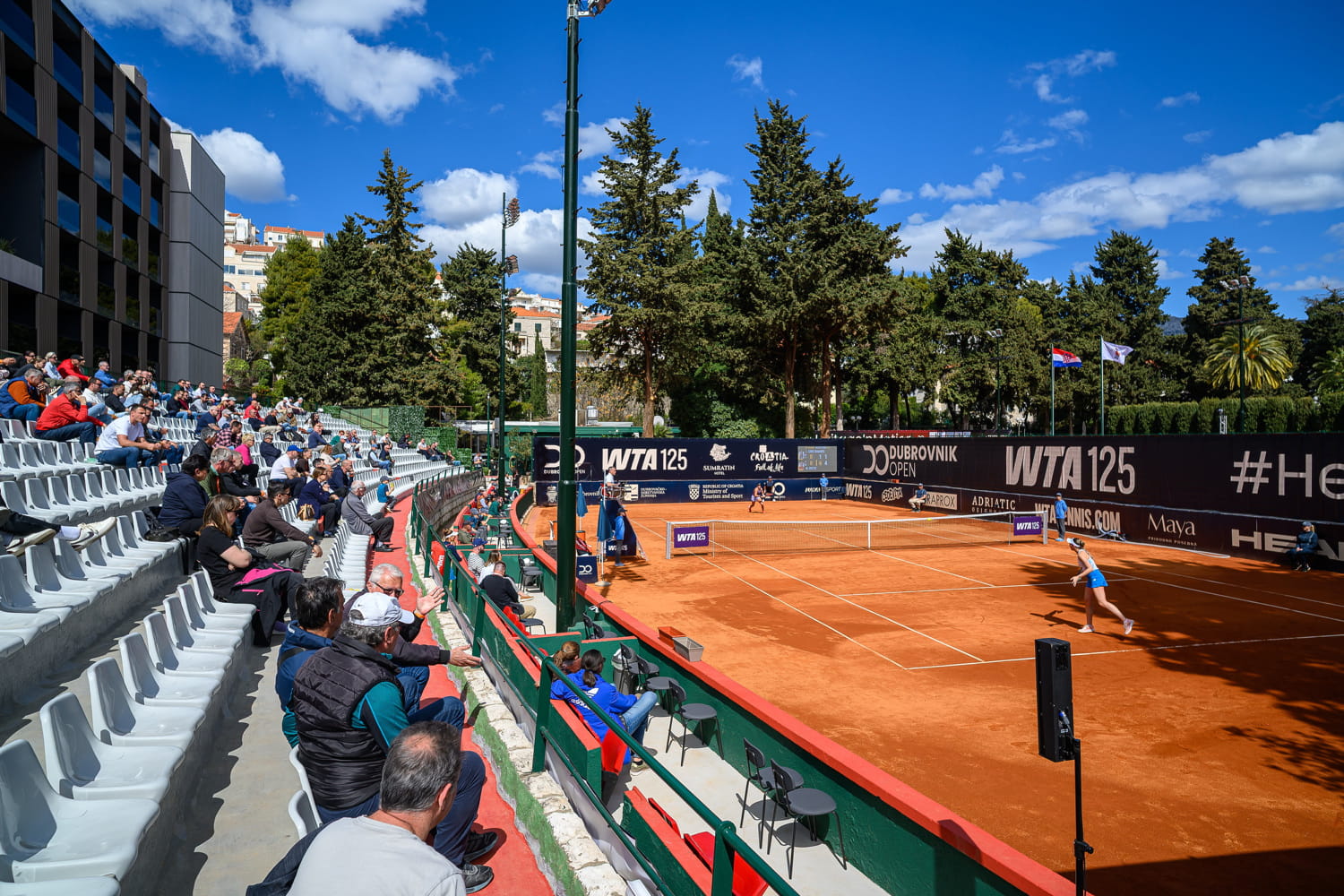 PORUKA „UGLEDNIM GRAĐANIMA”: MOGU IGRATI TENIS KAD DOĐU NA RED