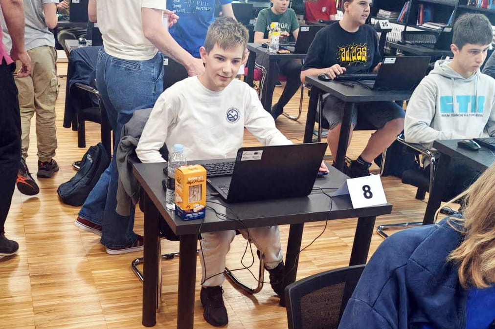 IVAN ŠIMIĆ IZVRSTAN NA JUNIORSKOJ INFORMATIČKOJ OLIMPIJADI!