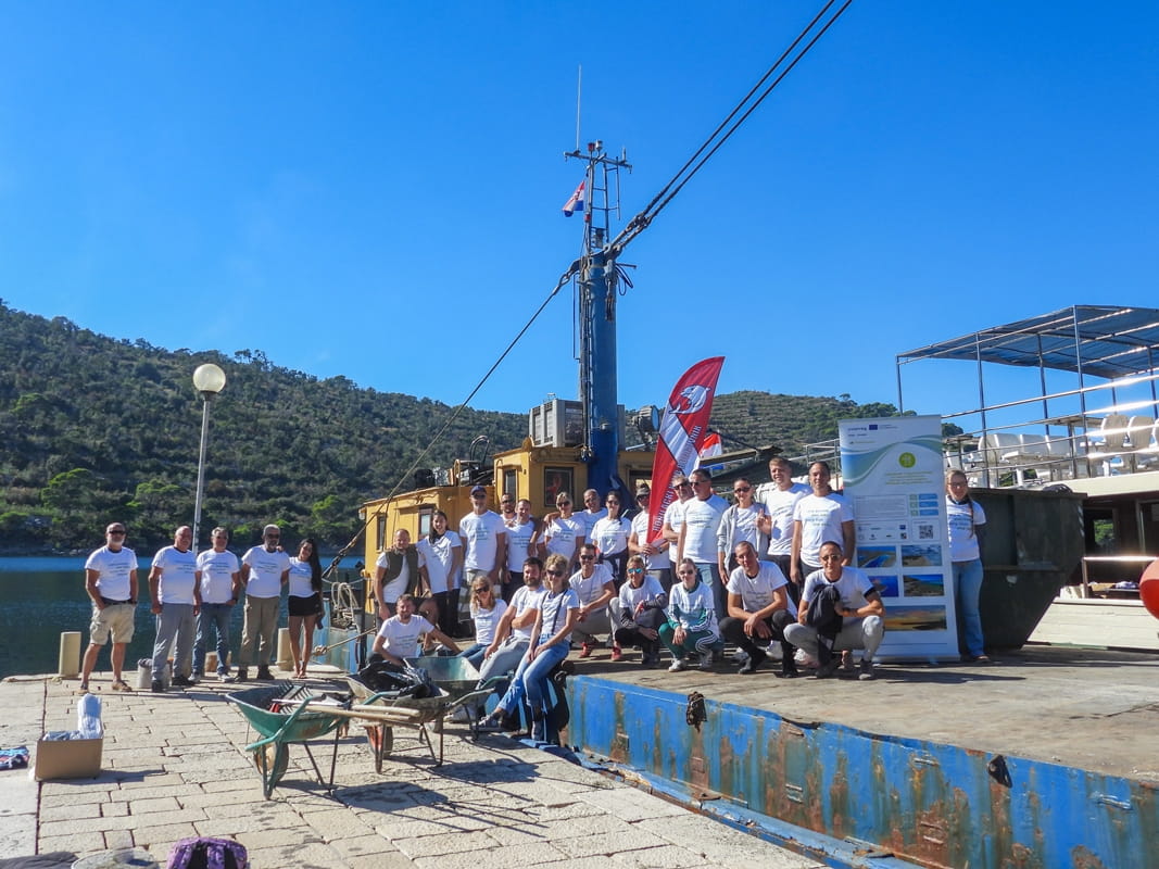 ODRŽANA AKCIJA ČIŠĆENJA PODMORJA I PLAŽE U UVALI VELIKI JAKLJAN 