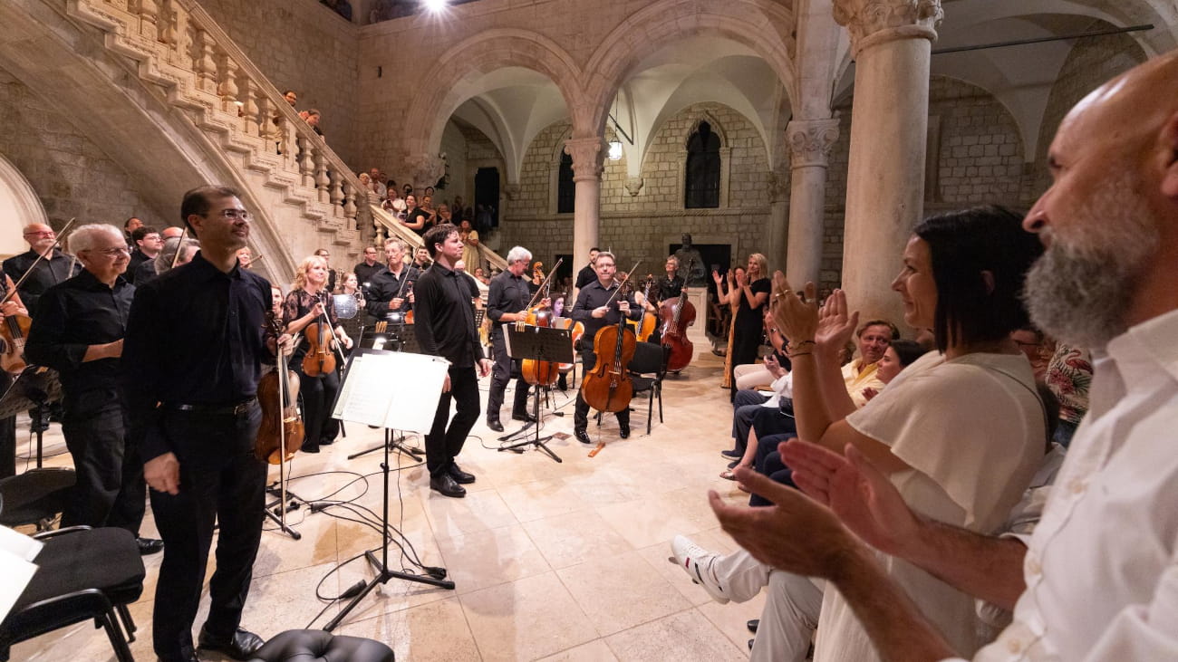 JEDAN OD NAJBOLJIH VIOLINISTA DANAŠNJICE JOSHUA BELL NASTUPIO NA DUBROVAČKIM LJETNIM IGRAMA
