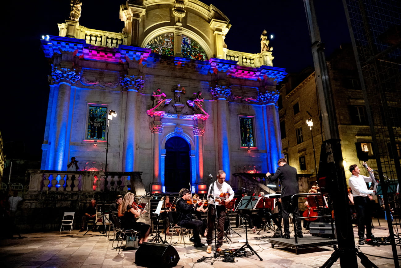UZ SVJETSKI DAN GLAZBE ODRŽAN KONCERT DSO-A ISPRED CRKVE SVETOGA VLAHA