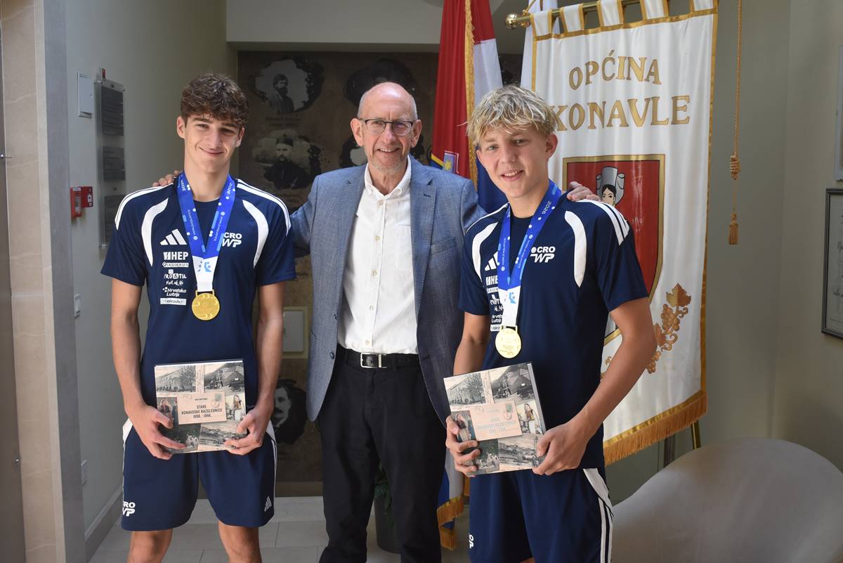 NAČELNIK LASIĆ PRIMIO SVJETSKE PRVAKE LUKA VEZILIĆA I VLAHA RAJČEVIĆA