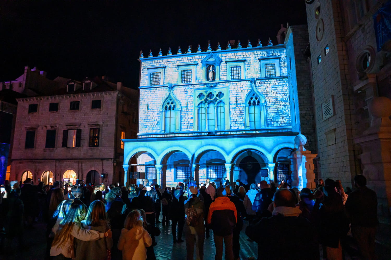 LUMIART NAJAVLJUJE NOVO IZDANJE FESTIVALA AUDIOVIZUALNIM DOGAĐAJEM ISPRED PALAČE SPONZA