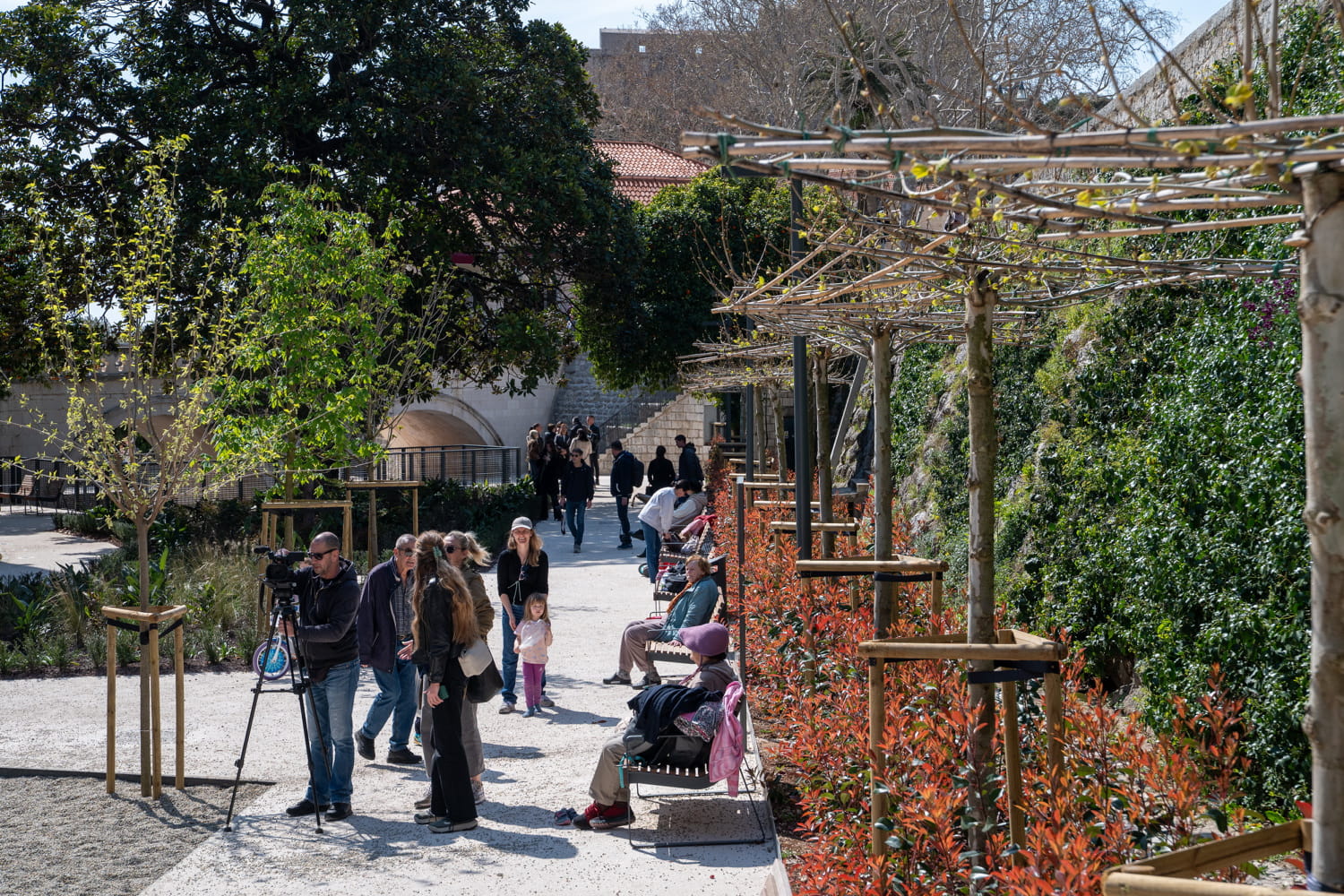 OD PROSTORA OD KOJEG SE ZAZIRALO DO MJESTA OKUPLJANJA