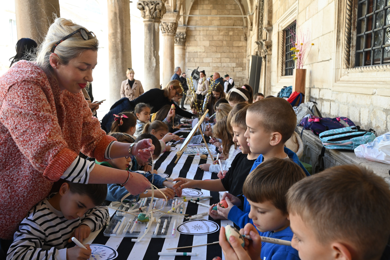 FESTIVAL USKRSNIH TRADICIJA PENGA
