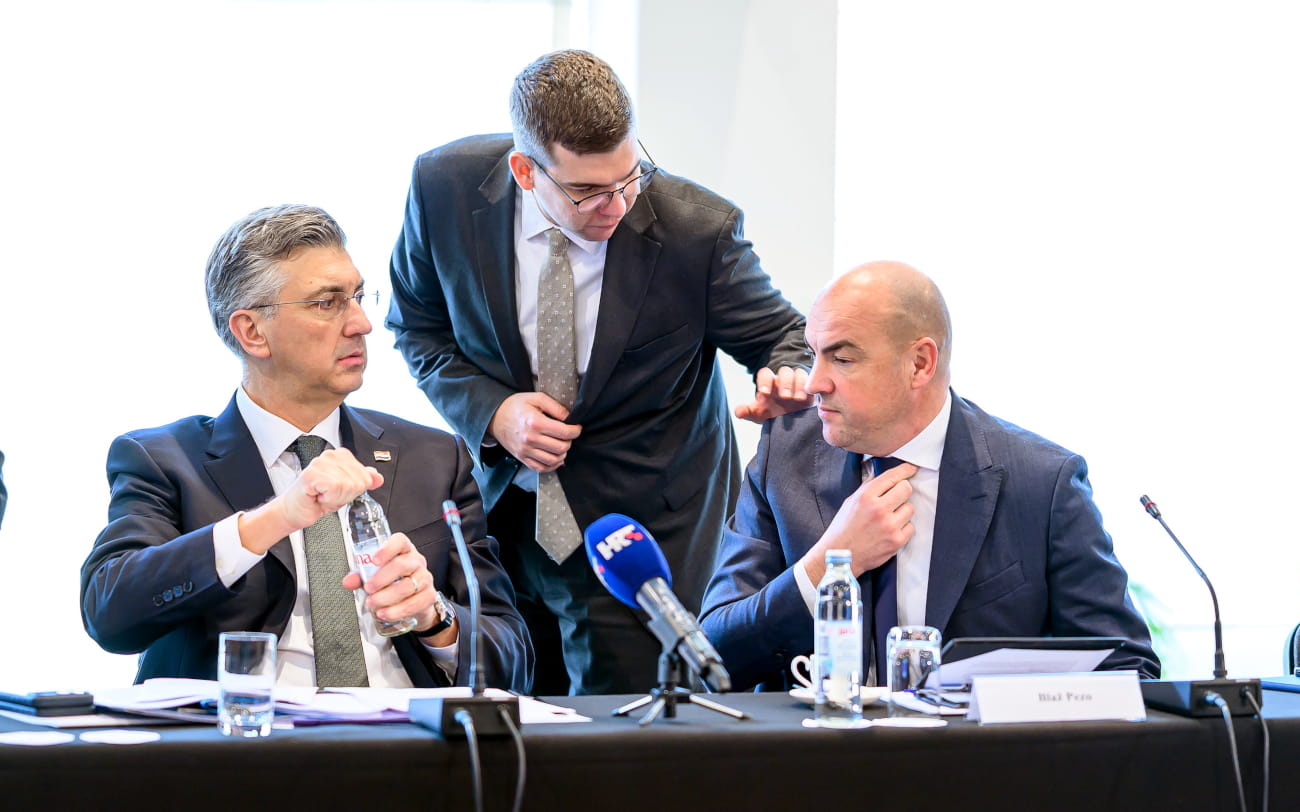 PEZO U NEMILOSTI SREDIŠNJICE, DA JE UŠAO U DRUGU POLOVICU MANDATA I HDZ BI TRAŽIO OSTAVKU