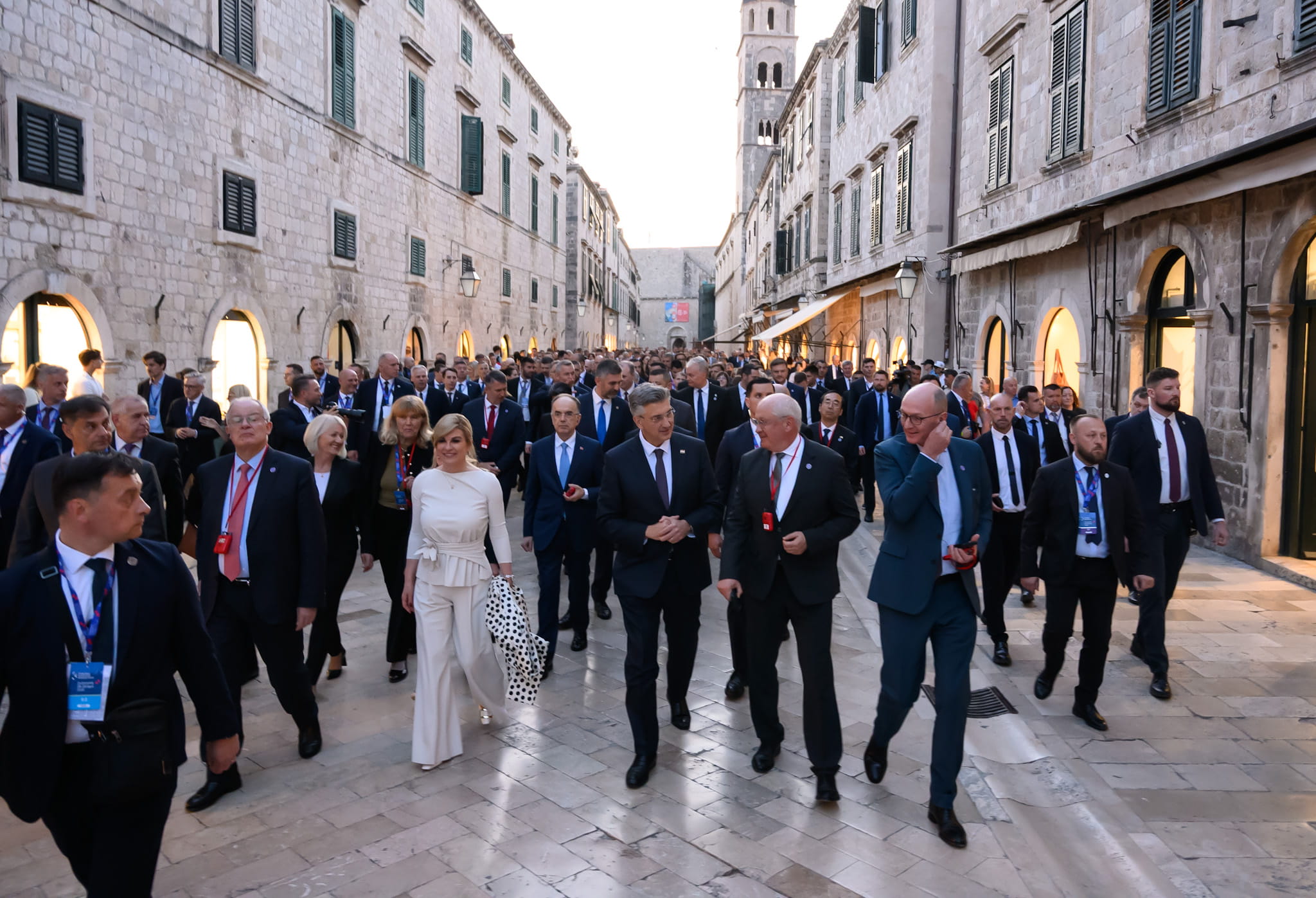 PLENKOVIĆ OBJAVIO FOTOGRAFIJE IZ DUBROVNIKA, NJEGOVI PRATITELJI HVALE KOLINDU, SPOMINJU GMAZOVE