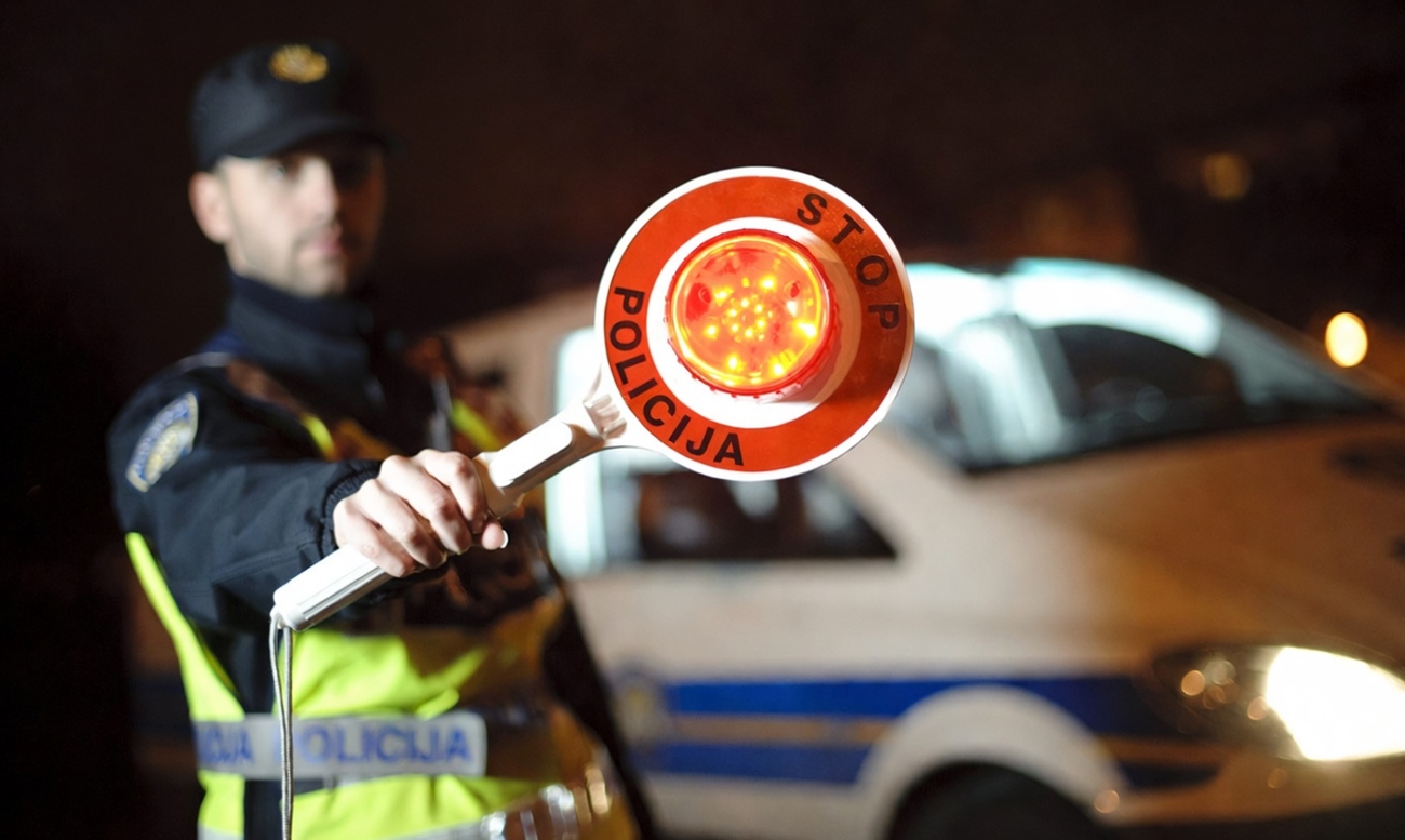DESET PROMETNIH NESREĆA, SEDMERO OZLIJEĐENIH