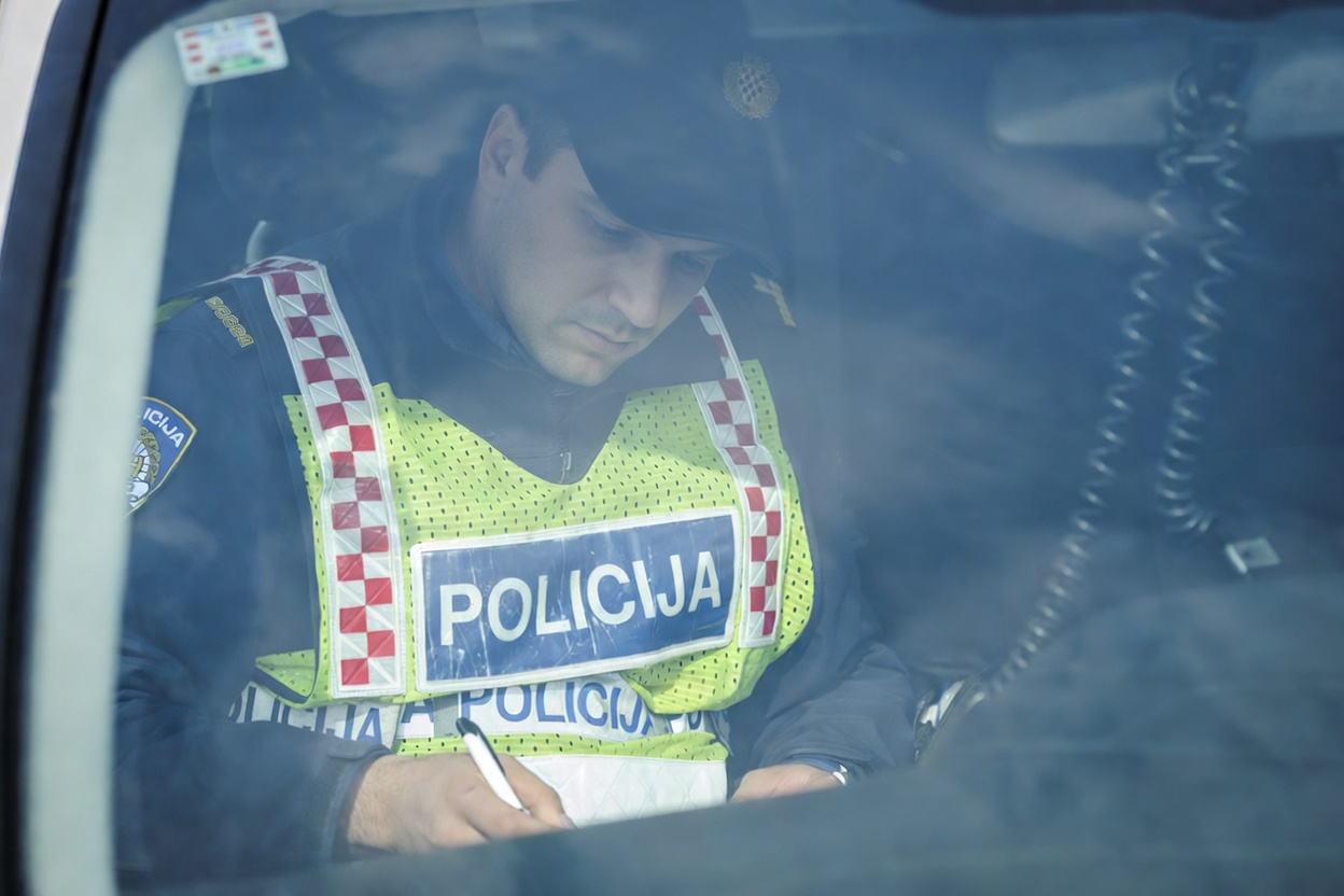 NAJVEĆA KAZNA U PROMETU IZREČENA 40-GODIŠNJEM MOTOCIKLISTI U DUBROVNIKU