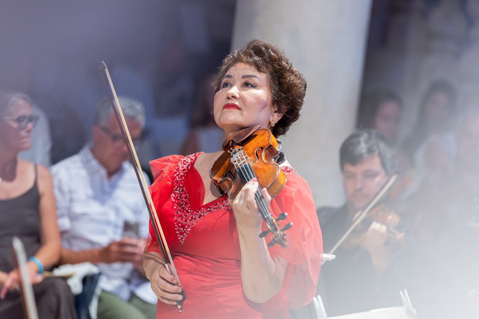 AIMAN MUSSAKHAJAYEVA NA STRADIVARI VIOLINI IMALA JE UPEČATLJIV NASTUP U DVORU
