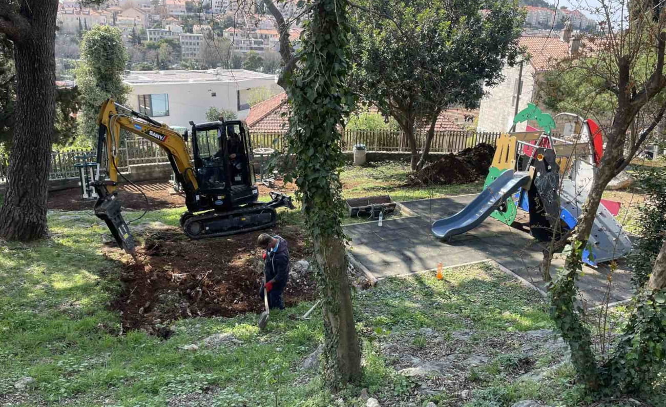 OBNAVLJA SE DJEČJE IGRALIŠTE I VJEŽBALIŠTE „ŠUMICA”