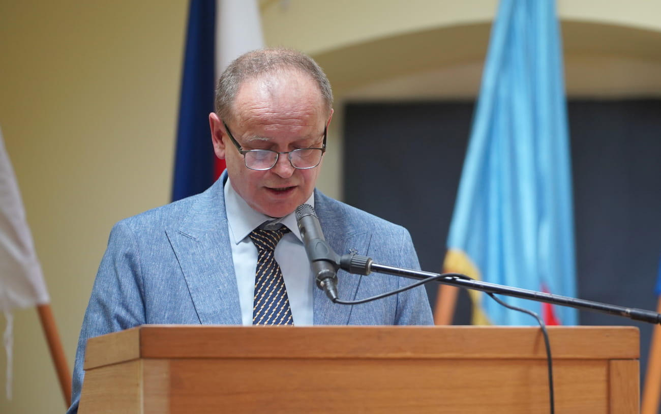 LUKE PERNA NEMA BEZ OBILAZNICE OREBIĆA, A NEMA DRUGOG PRISTUPA PERNI NEGO ŽUPANIJSKOM CESTOM KROZ ČEMPRESADU
