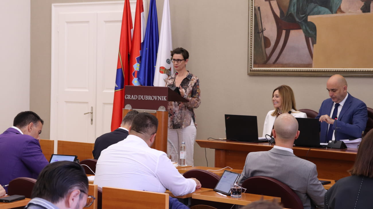 JE LI POTREBNO ZA JEDNOSTAVNU NABAVU IZNAD 7.000 EURA TRAŽITI TRI PONUDE? POTREBICA: ZA POJEDINE DJELATNOSTI NI NE POSTOJE TRI TVRTKE
