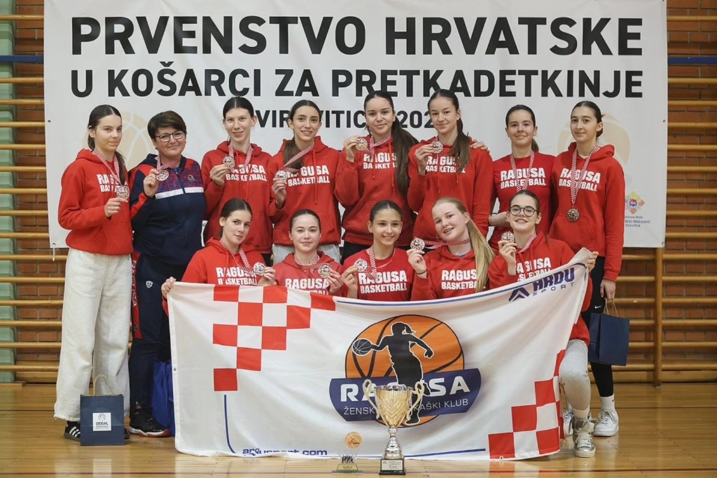 GRADONAČELNIK FRANKOVIĆ ČESTITAO KOŠARKAŠICAMA RAGUSE NA BRONČANOJ MEDALJI NA PRVENSTVU HRVATSKE