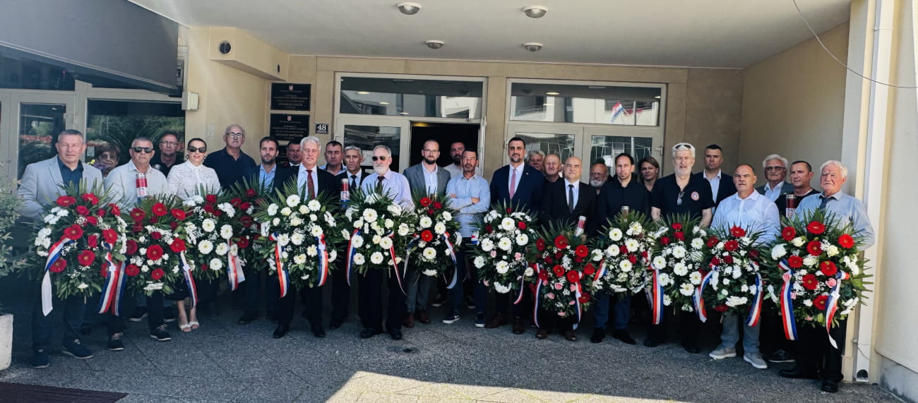 UZ DAN OPĆINE ŽUPA DUBROVAČKA POLOŽENI VIJENCI POGINULIM BRANITELJIMA