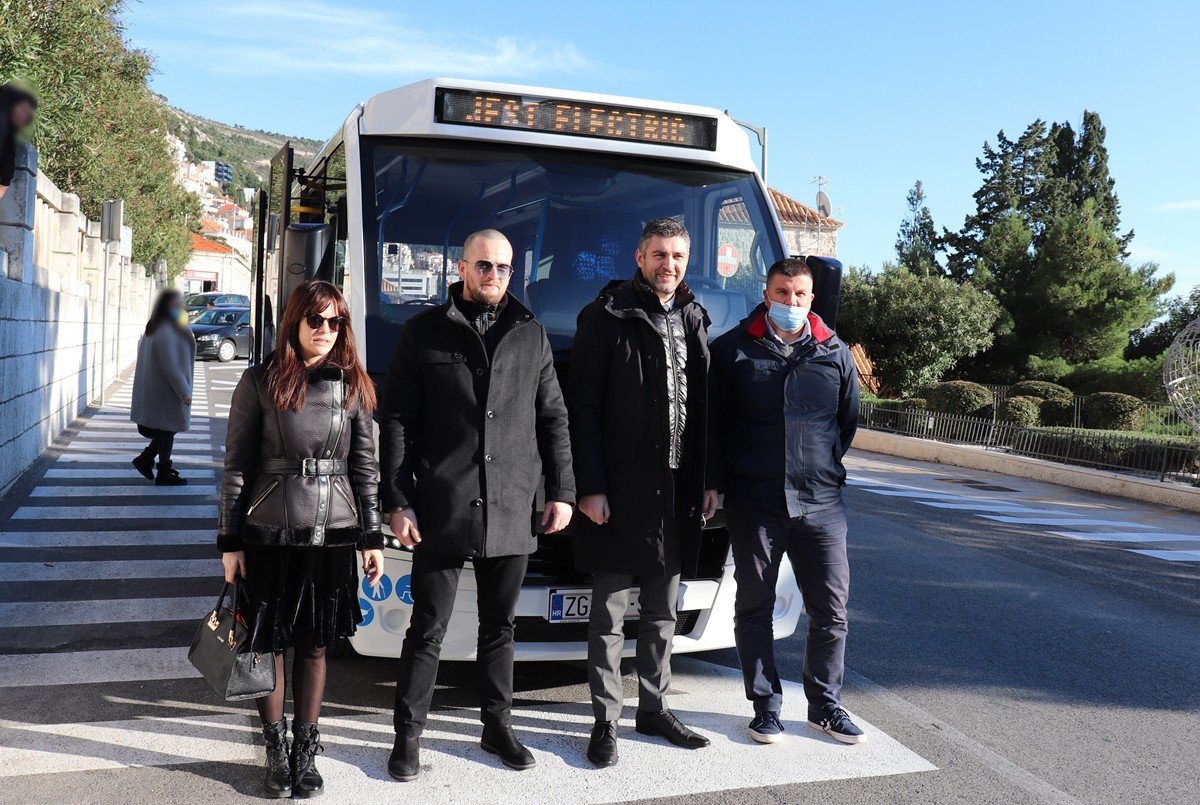 elektrobus140122
