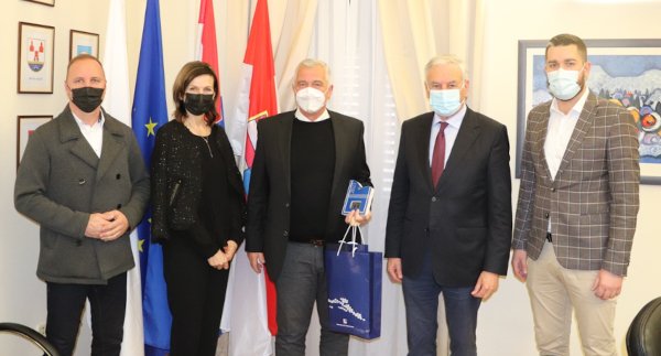perusina tekst210222 press