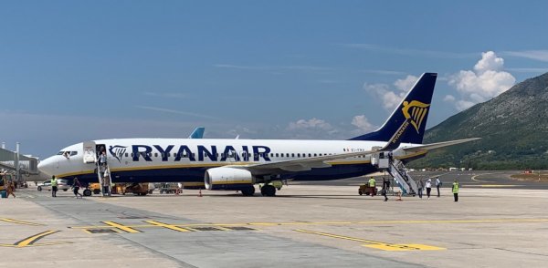 ryanairdbk0206 1