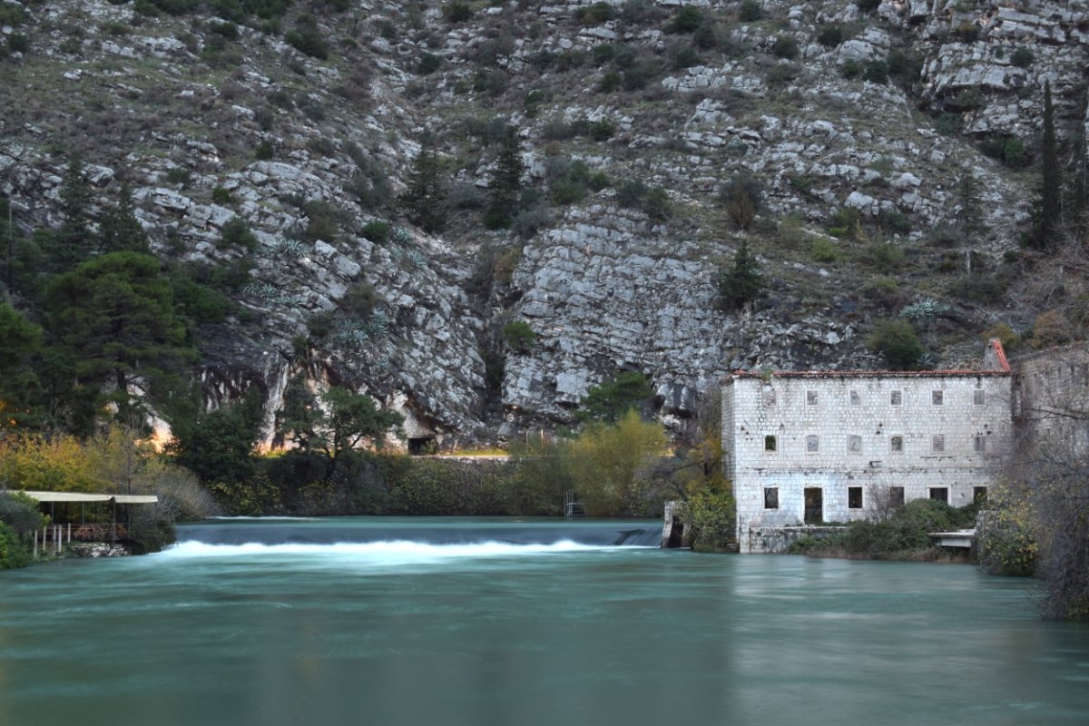 GRAD NE ŽELI HOTEL NA IZVORU OMBLE, SPREMAN JE KUPITI BIVŠU TVORNICU PASTE