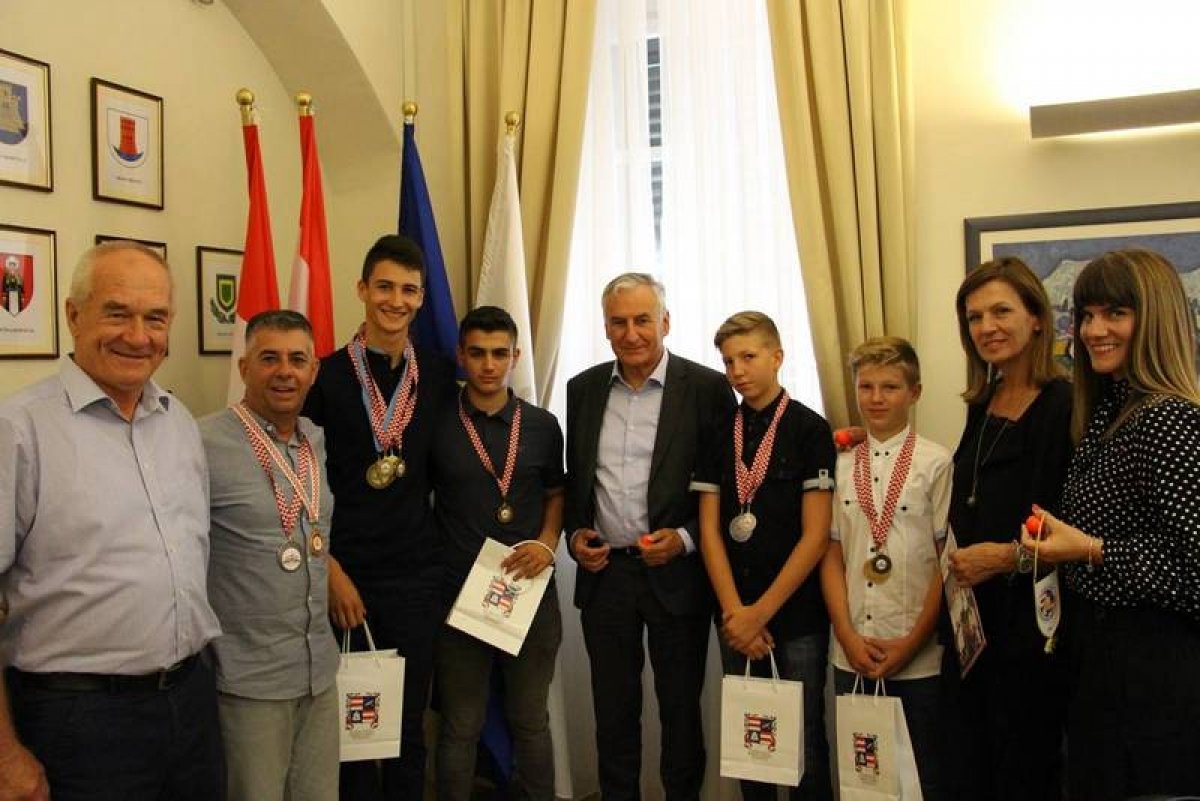 Župan Dobroslavić primio mlade županijske boćare