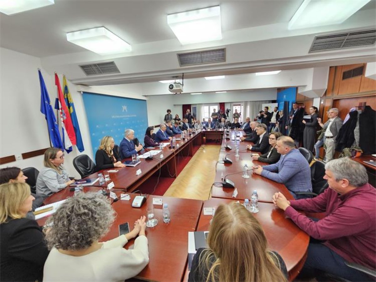 POTPISAN UGOVOR ZA DRUGU FAZU AGLOMERACIJE DUBROVNIK; 92 POSTO STANOVNIKA BIT ĆE PRIKLJUČENO NA ODVODNJU