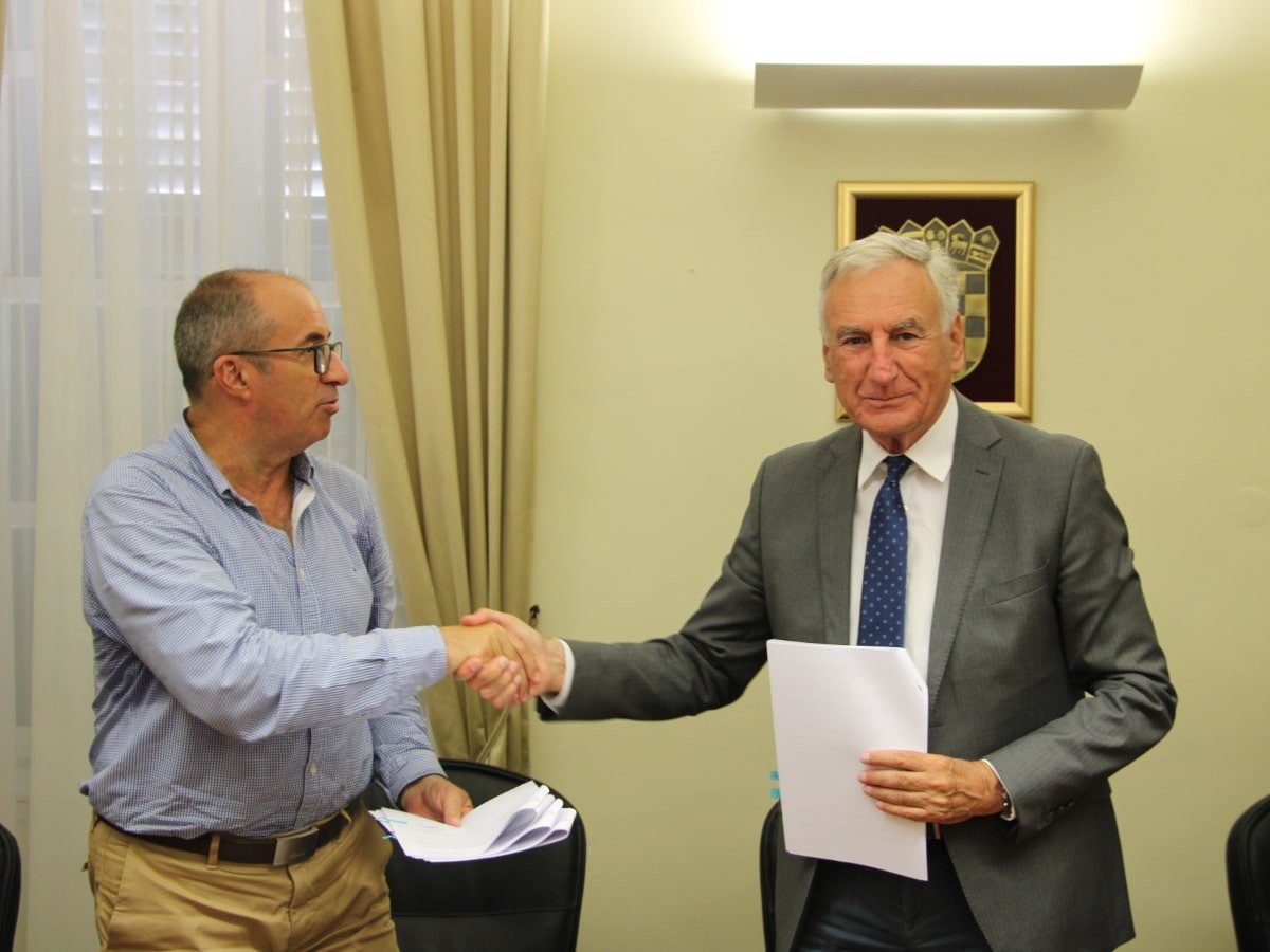 DOBROSLAVIĆ I GLAVINJA POTPISALI UGOVOR O KONCESIJI ZA IZGRADNJU MARINE