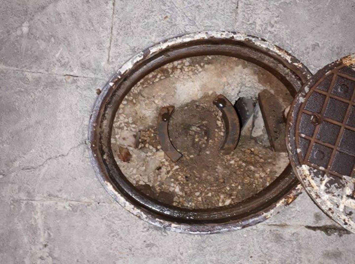 Na lekciji zavarenih šahtova nije se puno naučilo; tko će ovaj pokraj hotela Ivka otvoriti bez torne?!