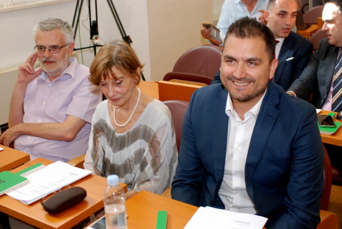 Obradović će od Čale Mratović i Vekarića tražiti da HNS-u vrate vijećničke mandate