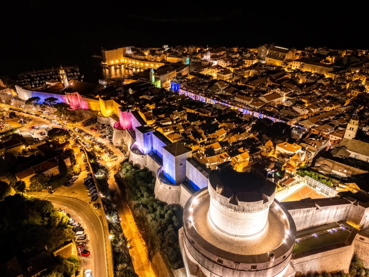 PETO JUBILARNO IZDANJE FESTIVALA SVJETLA LUMIART; DUBROVNIK POSTAJE „PODMORSKI GRAD“