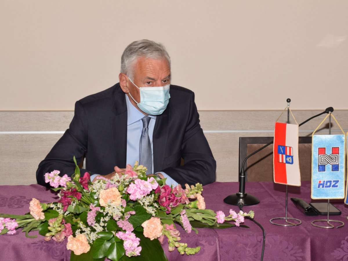 Dobroslavić: Apsurd je da je Petrov kandidat koji je rekao da treba ukinuti županije