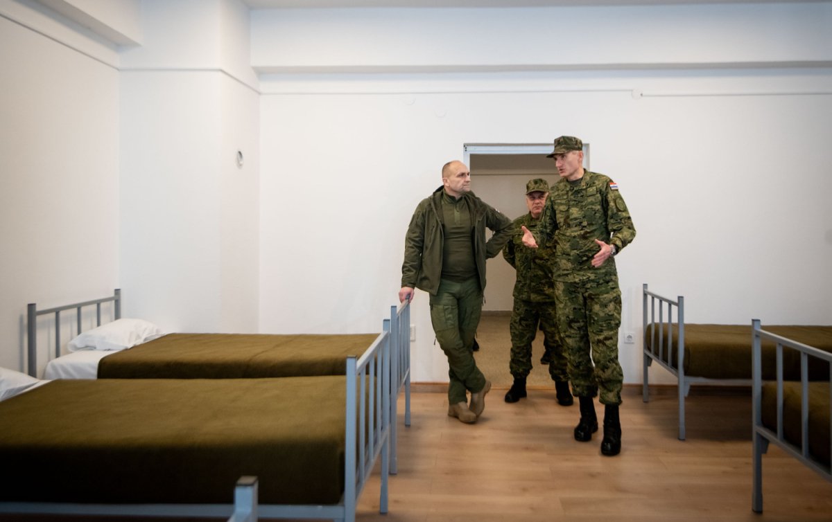 VOJNI ROK: VOJARNE SU SPREMNE, ALI NE I ZAKON