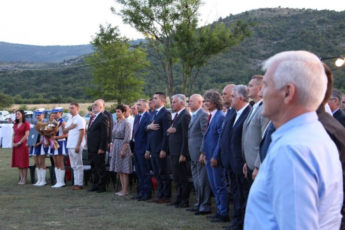 Dobroslavić i Cebalo na svečanosti Dana Općine Stolac