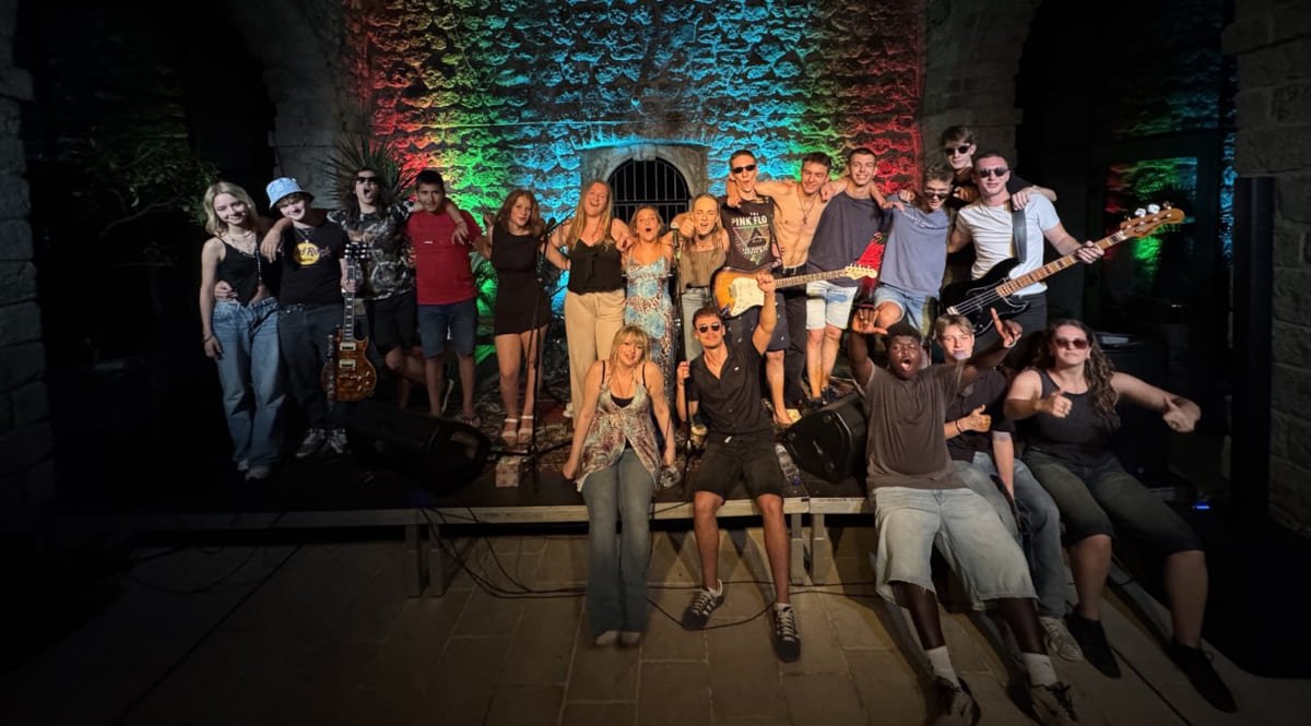 MLADI GLAZBENICI IZ DUBROVNIKA I BAD HOMBURGA ZAJEDNO NA POZORNICI