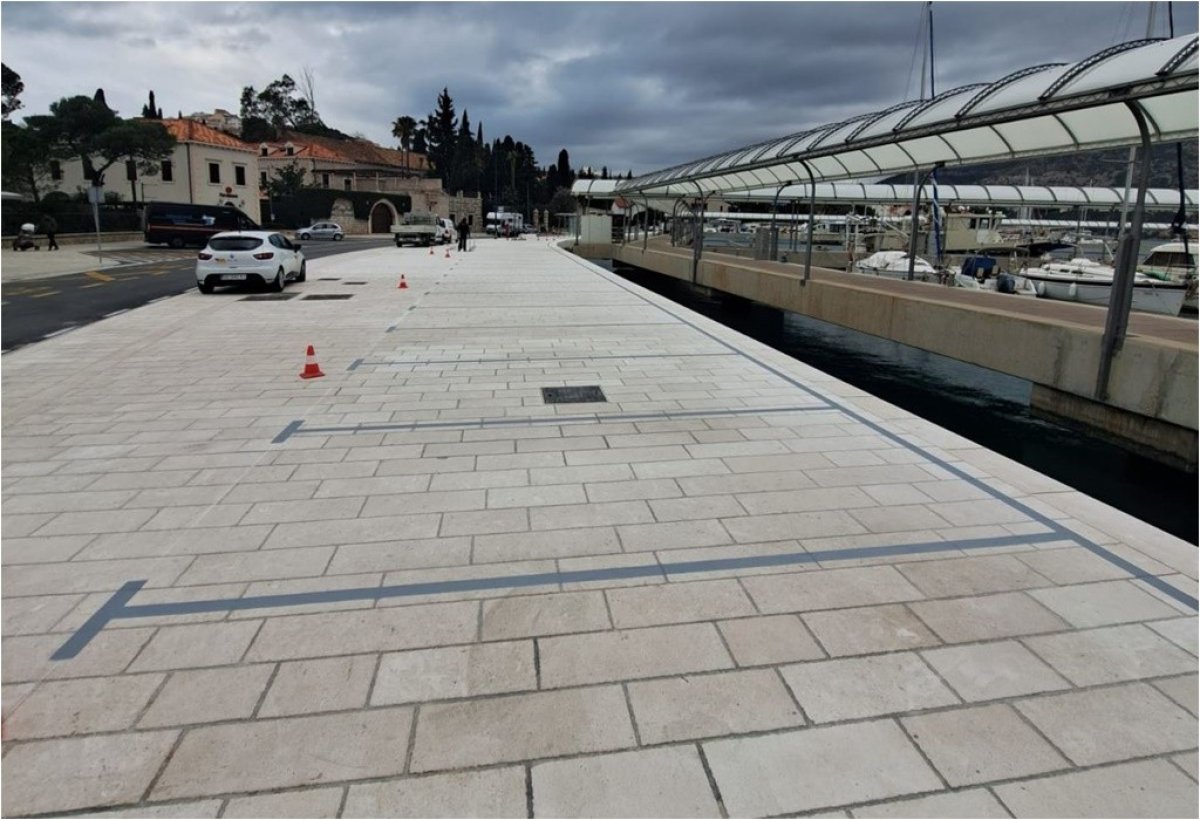 FRANKOVIĆ O „PARKINGU” NA LAPADSKOJ OBALI: BOJA NA KAMENU SE MOŽE IZBRISATI ZA SAT VREMENA
