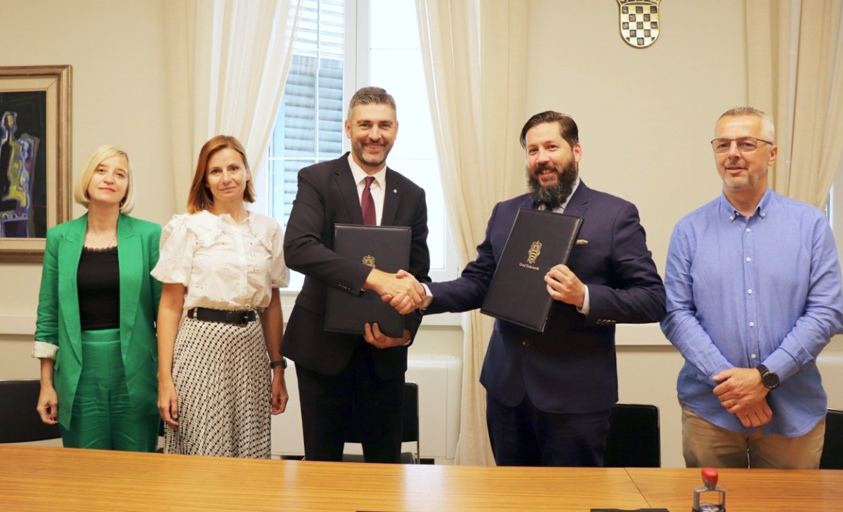 Stižu 23 nova podzemna spremnika za otpad