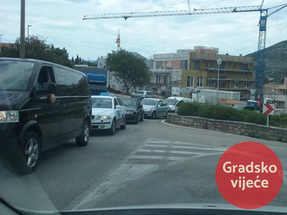 Frankovićeva gradska uprava počinje ispravljati prometne grijehe Šuice i Vlahušića u Solitudu i na Pošti Lapad