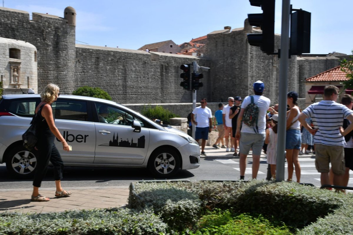 FRANKOVIĆ: UMJESTO DIGITALNIH IMAMO TAKSI NOMADE