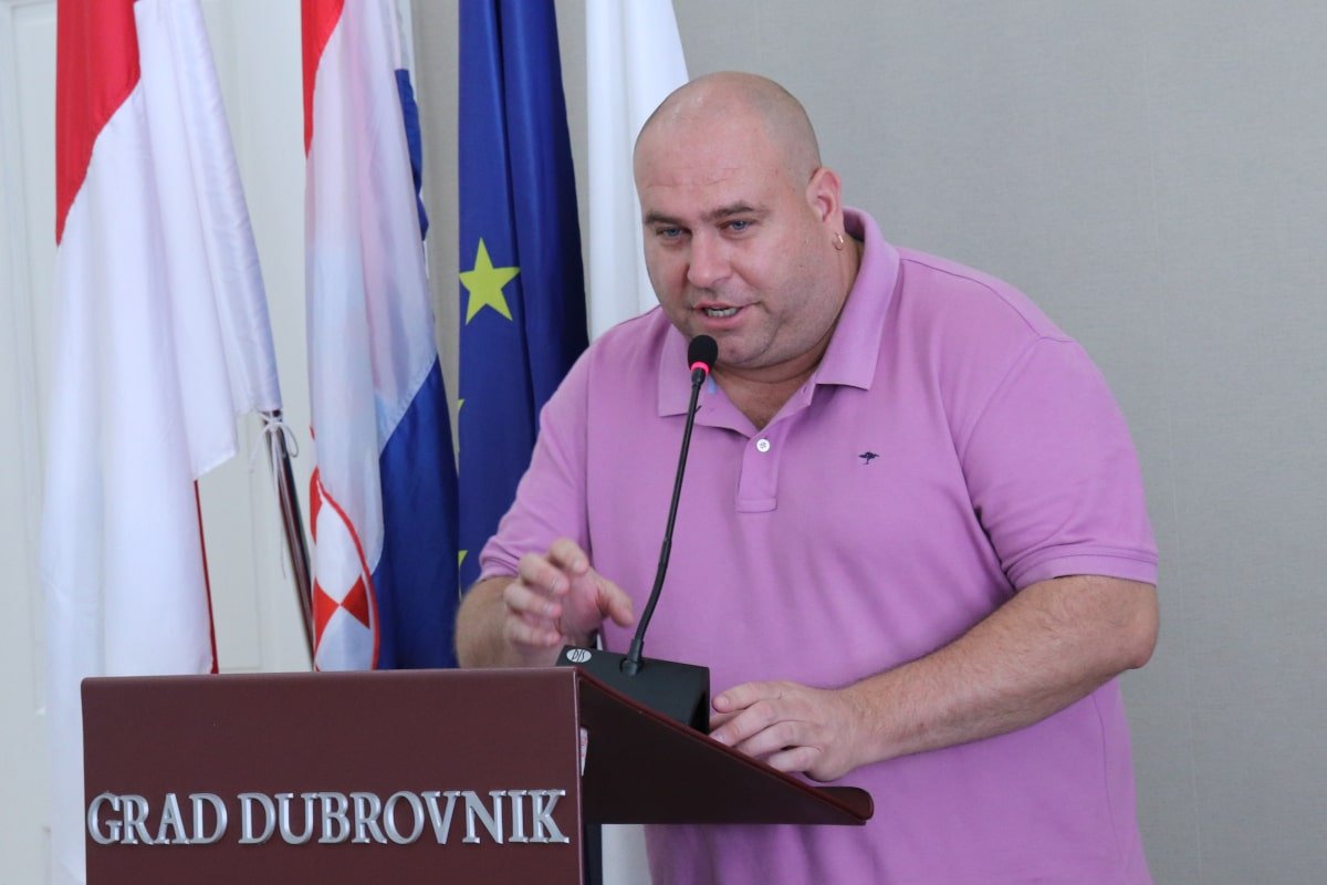 NEMA POTREBE VIŠE IZLAZITI NA IZBORE, DOBIO JE STALNI POSAO