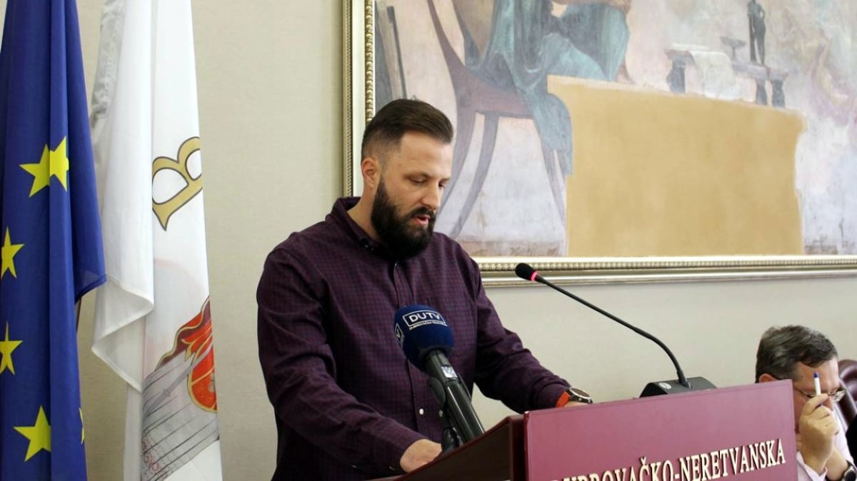 SDP-OVCI ŽURILI NA PARTIJSKI SASTANAK PA NAPUSTILI SJEDNICU ŽUPANIJSKE SKUPŠTINE